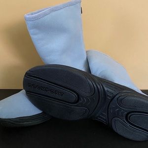 Rockport powder blue 9.5 fleece lined, never worn